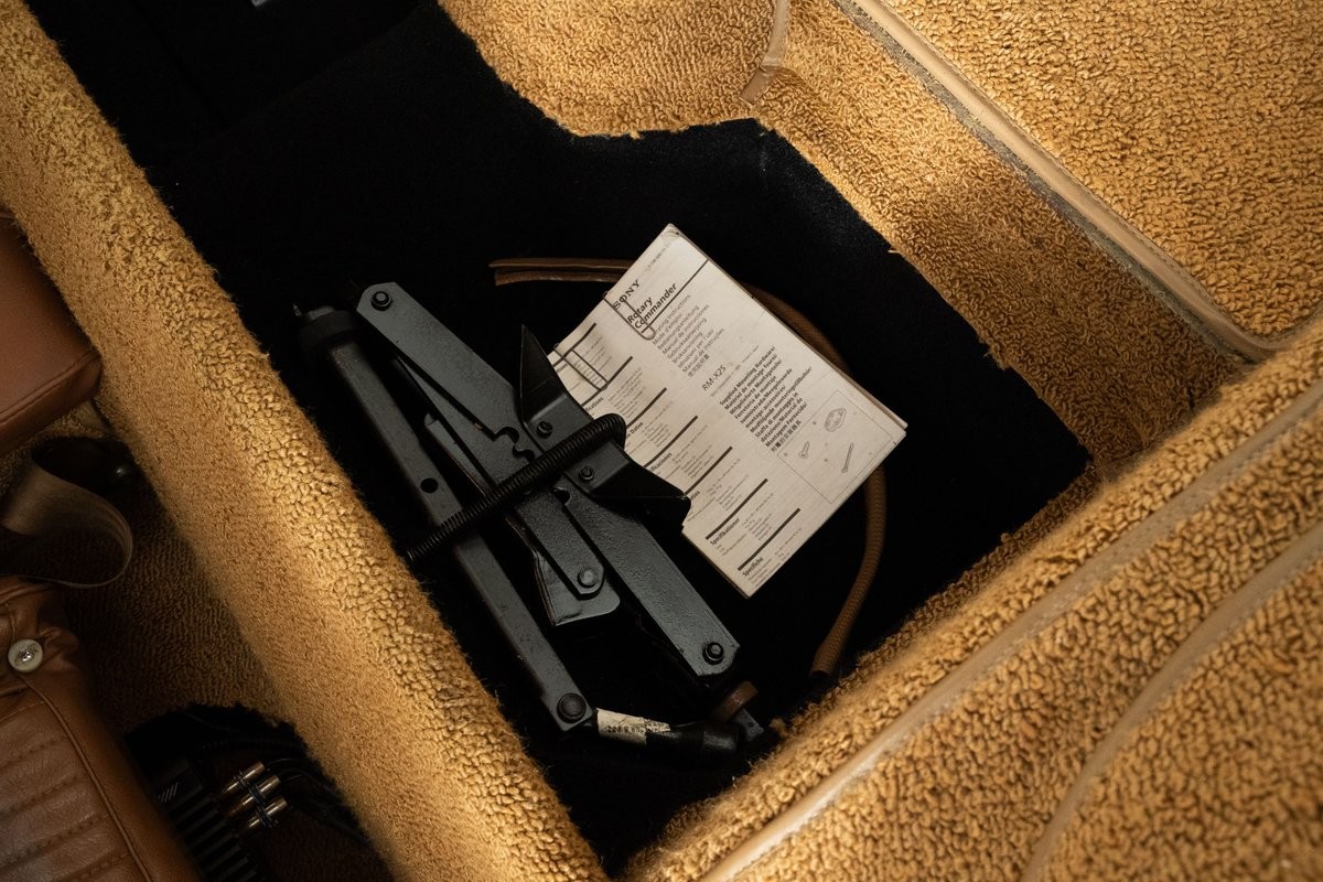 Chevrolet-Corvette-1963-Coupe-27