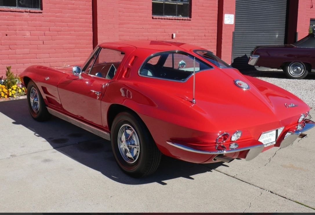 Chevrolet-Corvette-1963-Coupe-3