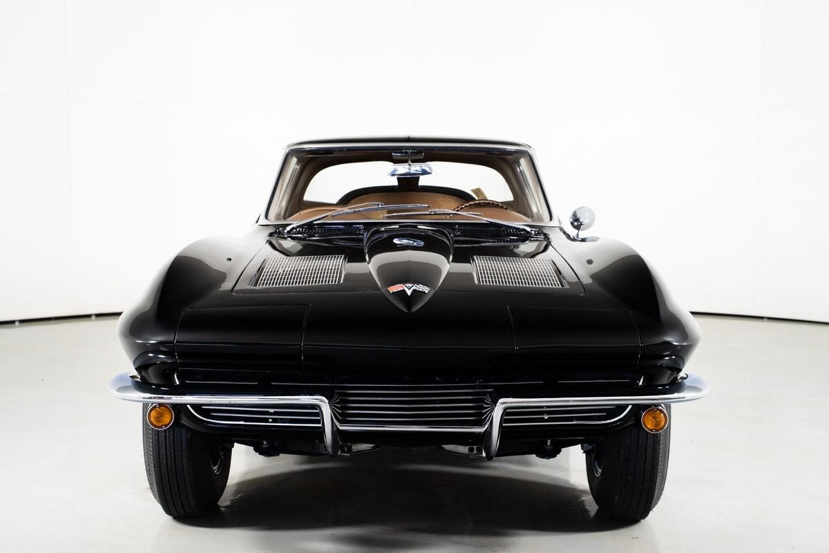 Chevrolet-Corvette-1963-Coupe-3