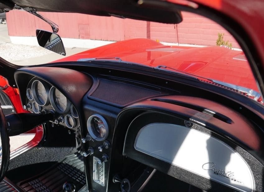 Chevrolet-Corvette-1963-Coupe-30