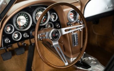 Chevrolet-Corvette-1963-Coupe-30