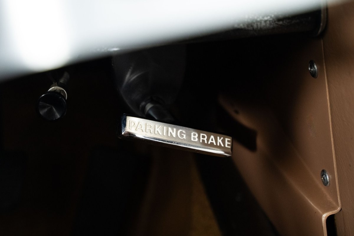 Chevrolet-Corvette-1963-Coupe-35