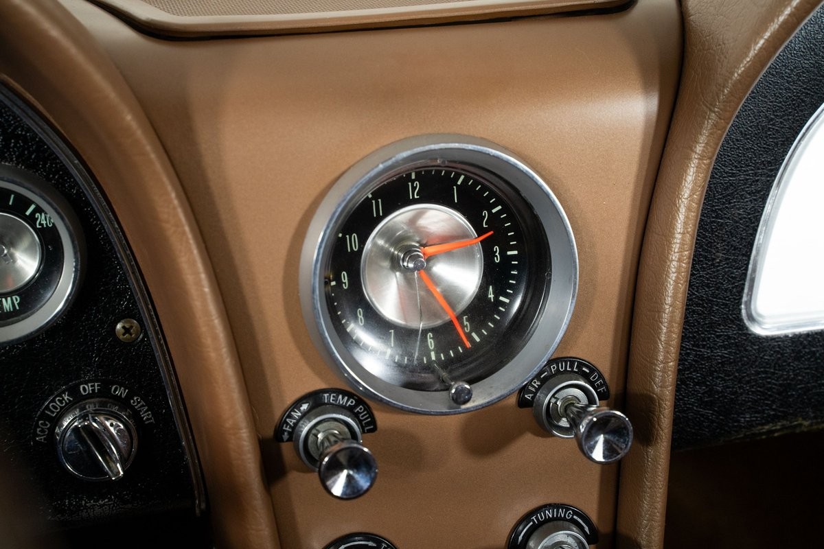 Chevrolet-Corvette-1963-Coupe-37