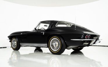 Chevrolet-Corvette-1963-Coupe-9