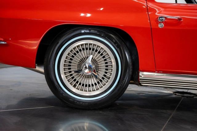 Chevrolet-Corvette-1964-24