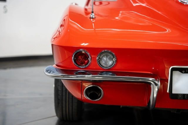 Chevrolet-Corvette-1964-27