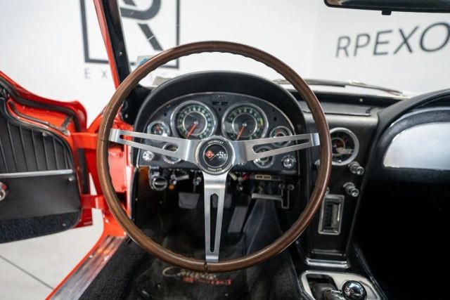 Chevrolet-Corvette-1964-3