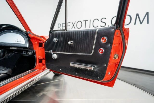 Chevrolet-Corvette-1964-31