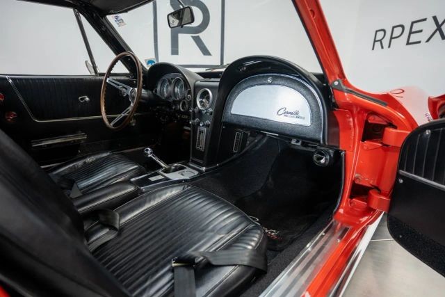 Chevrolet-Corvette-1964-32