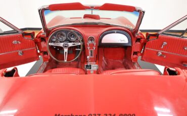Chevrolet-Corvette-1964-Convertible-1