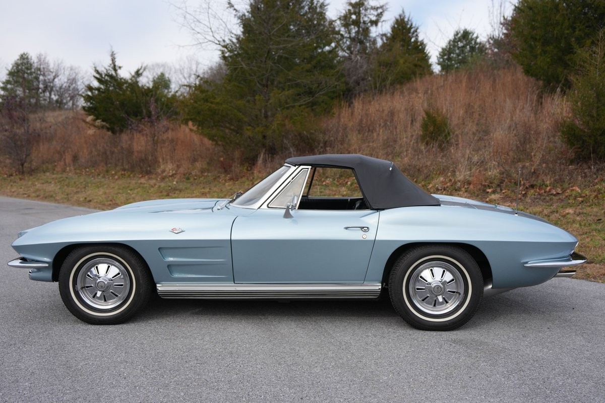 Chevrolet-Corvette-1964-Convertible-10