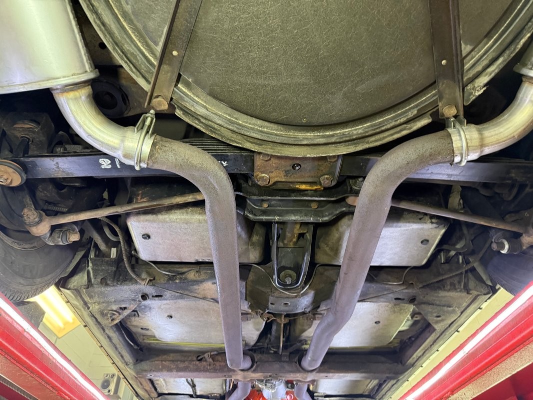 Chevrolet-Corvette-1964-Convertible-13