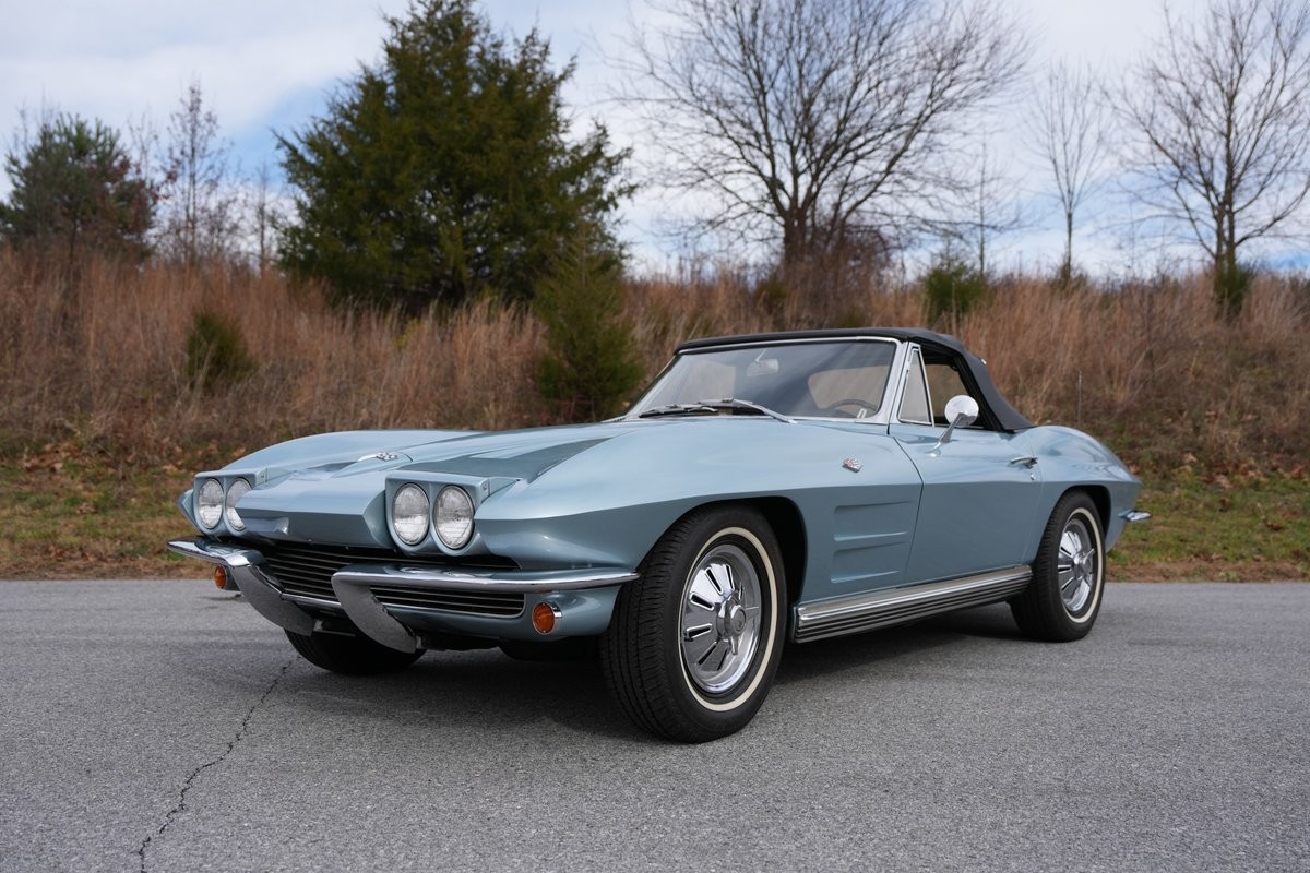 Chevrolet-Corvette-1964-Convertible-2