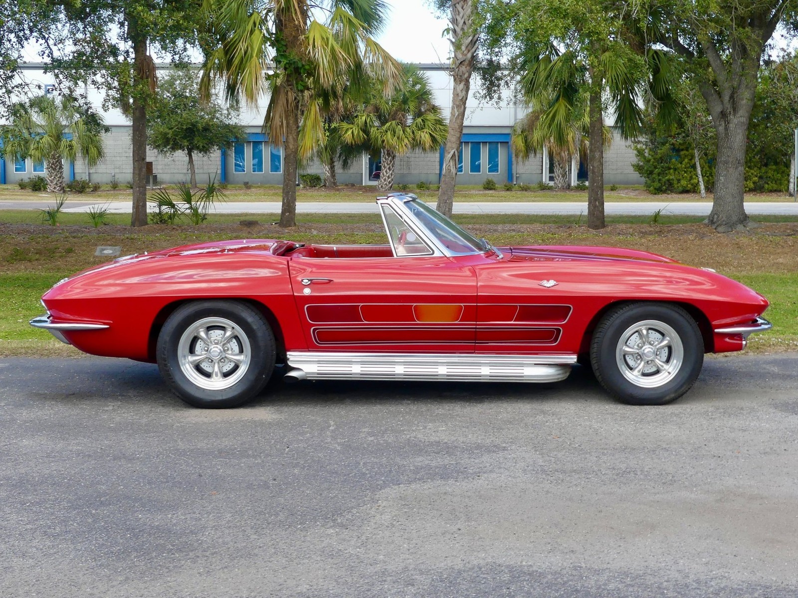 Chevrolet-Corvette-1964-Convertible-2