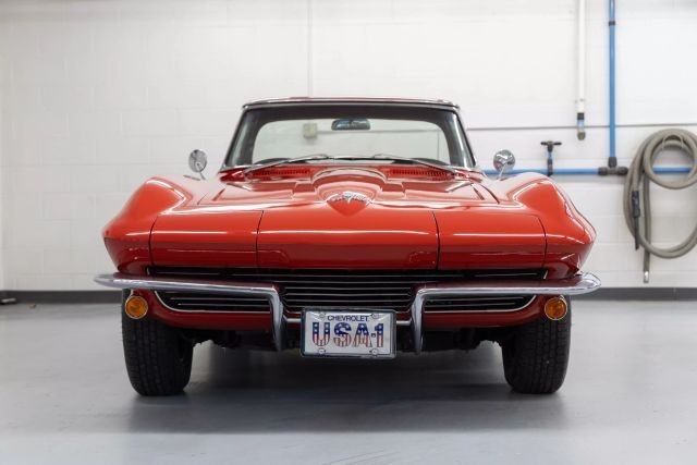 Chevrolet-Corvette-1964-Convertible-2