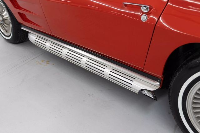 Chevrolet-Corvette-1964-Convertible-23