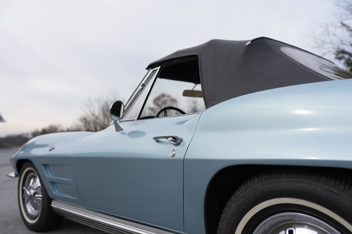 Chevrolet-Corvette-1964-Convertible-28