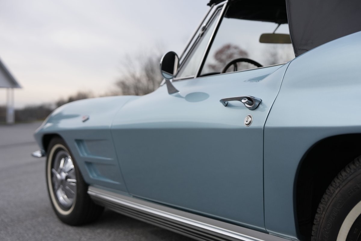 Chevrolet-Corvette-1964-Convertible-29