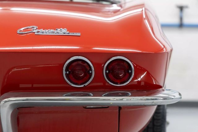 Chevrolet-Corvette-1964-Convertible-35