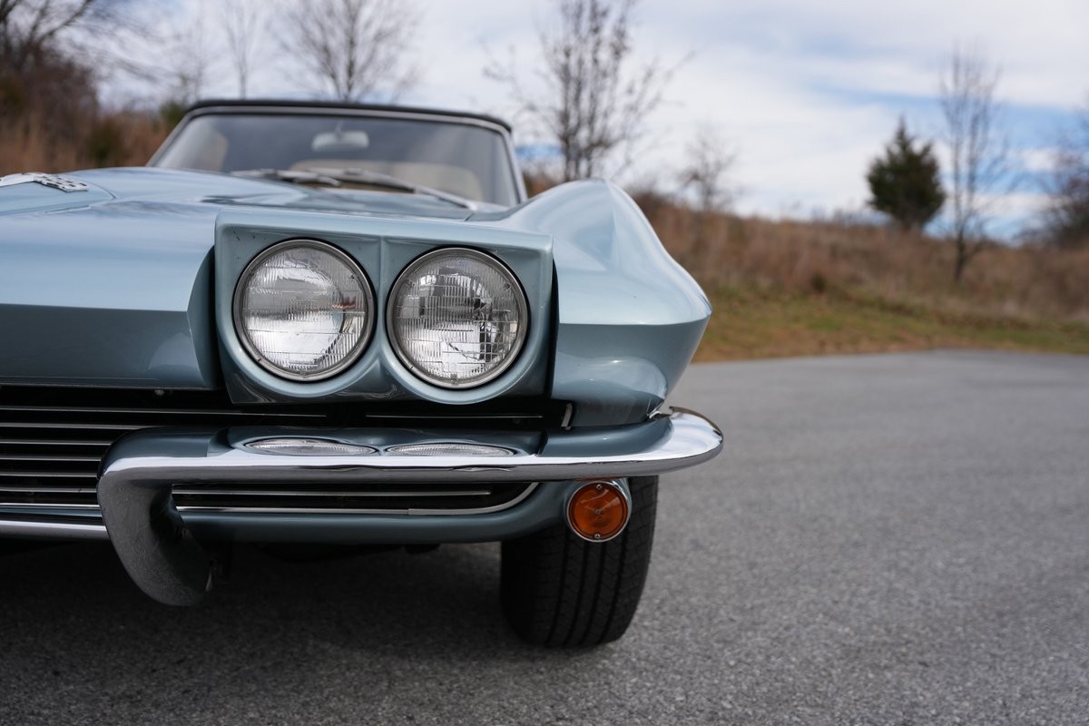 Chevrolet-Corvette-1964-Convertible-37