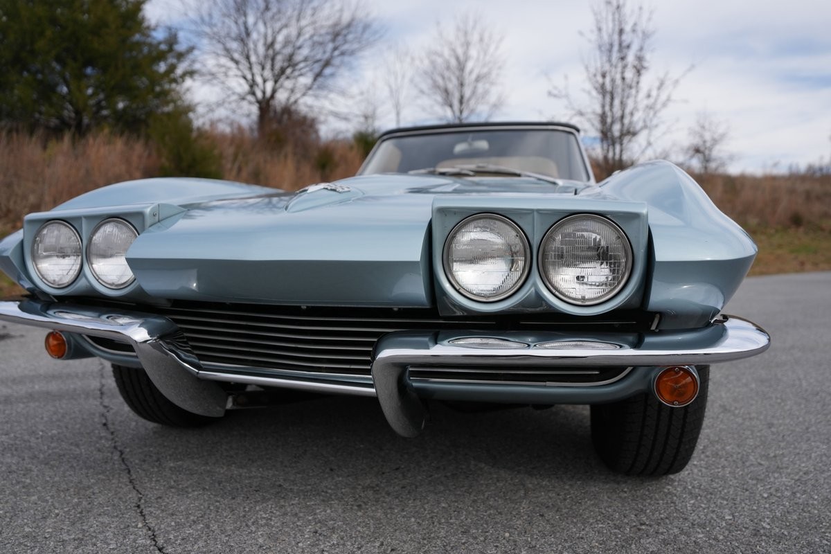 Chevrolet-Corvette-1964-Convertible-38