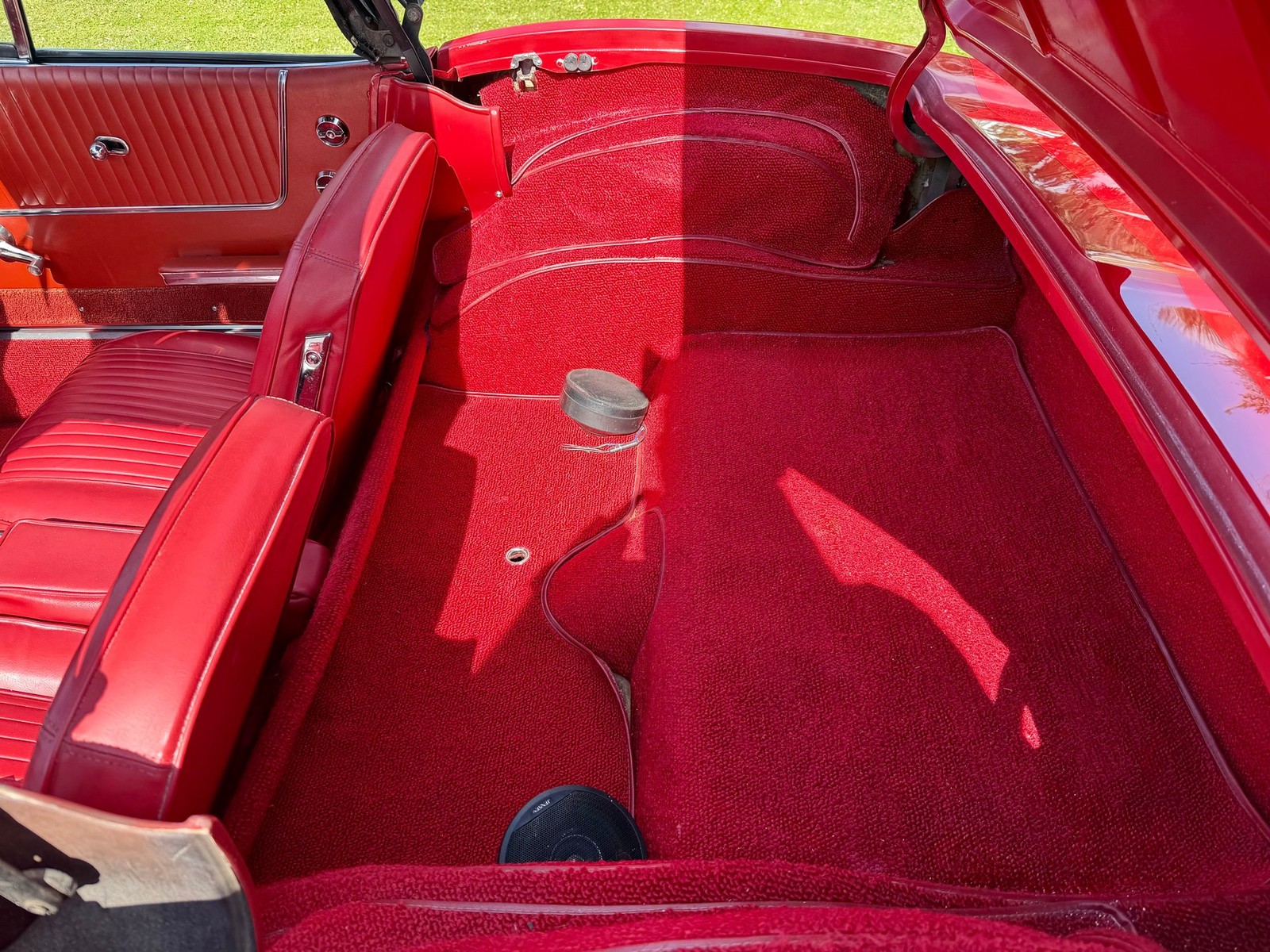 Chevrolet-Corvette-1964-Convertible-4