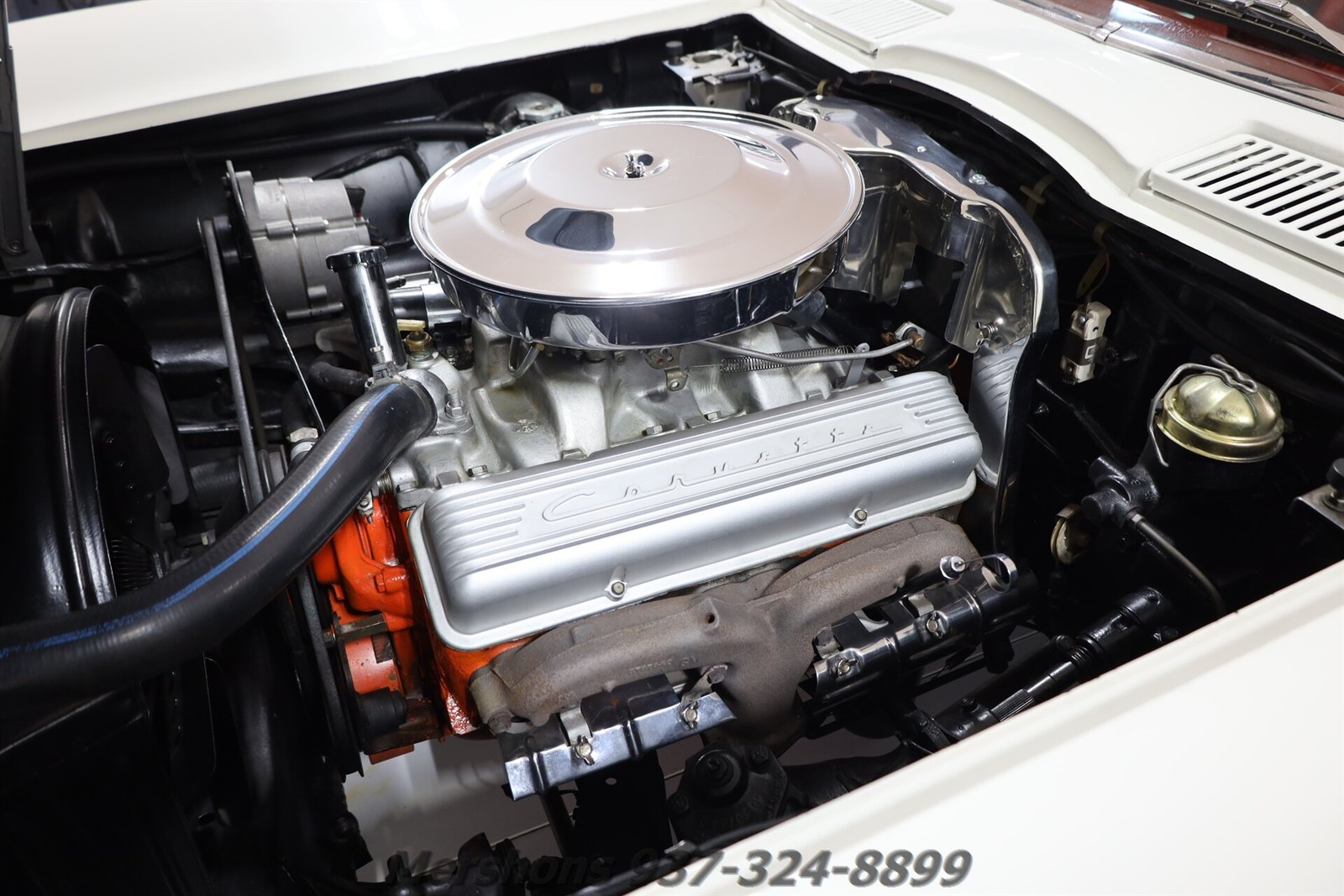 Chevrolet-Corvette-1964-Coupe-2