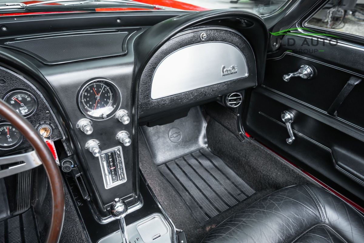 Chevrolet-Corvette-1965-21