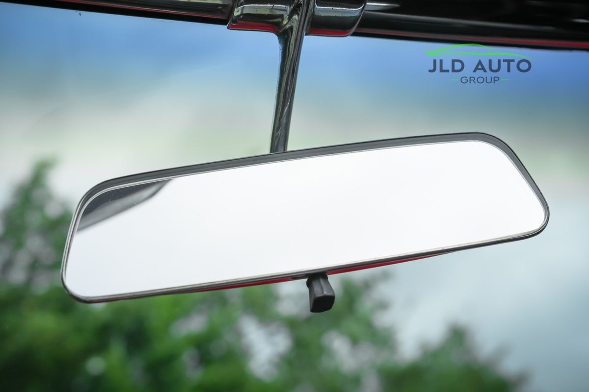 Chevrolet-Corvette-1965-28