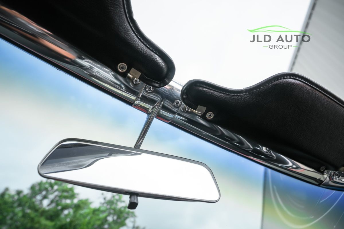 Chevrolet-Corvette-1965-29