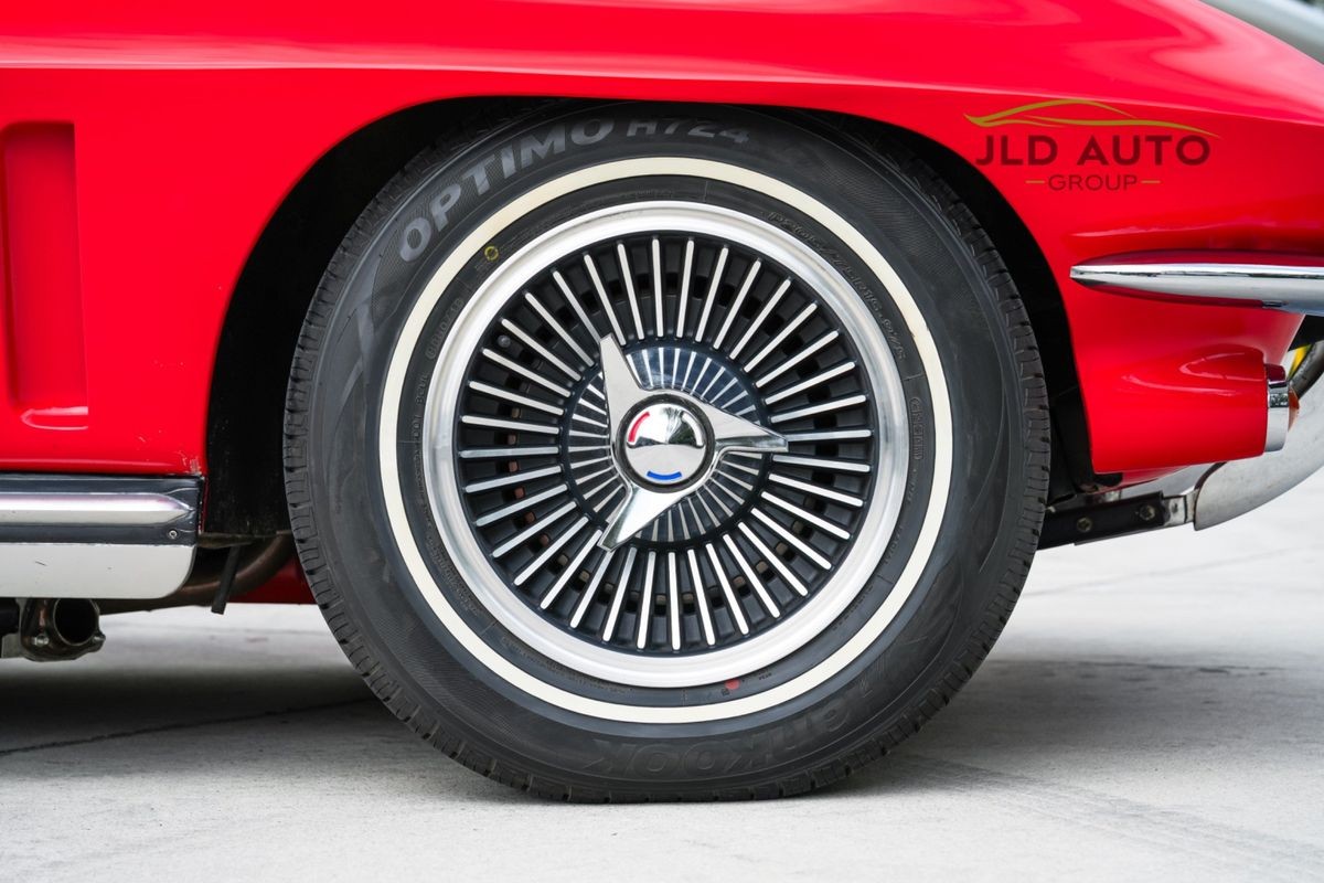 Chevrolet-Corvette-1965-33