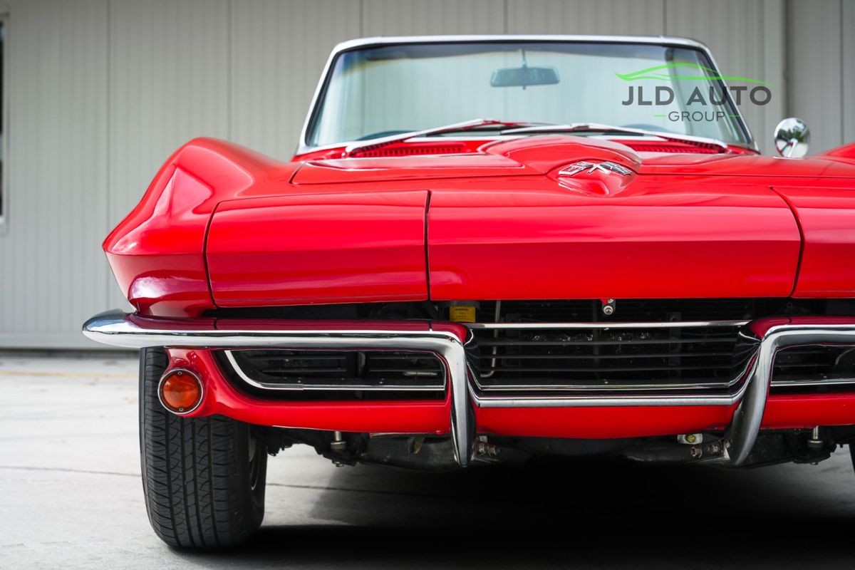 Chevrolet-Corvette-1965-37