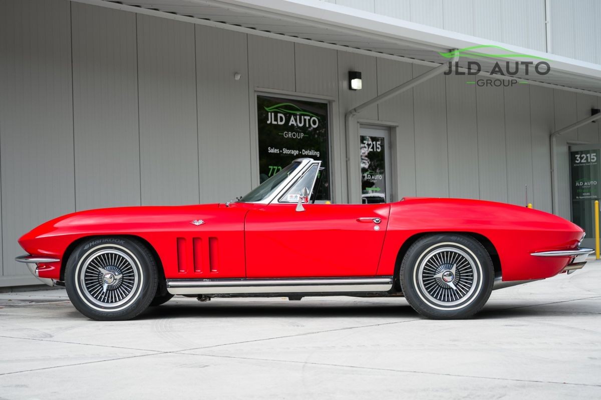 Chevrolet-Corvette-1965-4