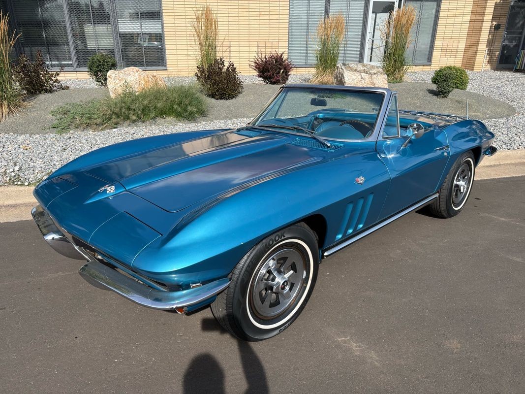 Chevrolet Corvette 1965 --