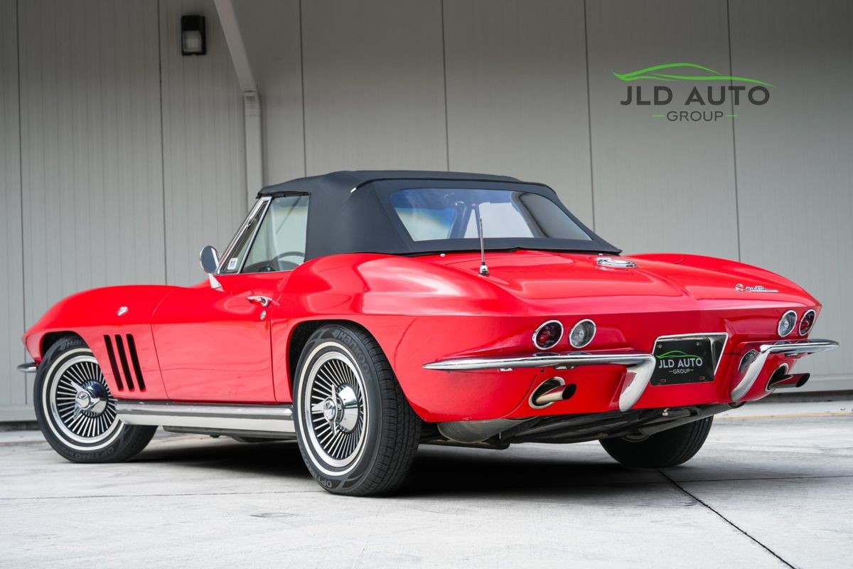 Chevrolet-Corvette-1965-7