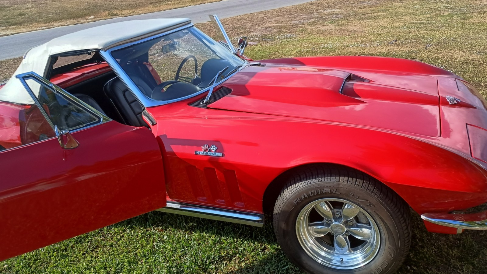 Chevrolet-Corvette-1965-Convertible-1