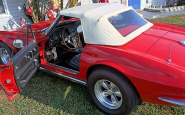 Chevrolet-Corvette-1965-Convertible-2