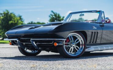 Chevrolet-Corvette-1965-Convertible-2