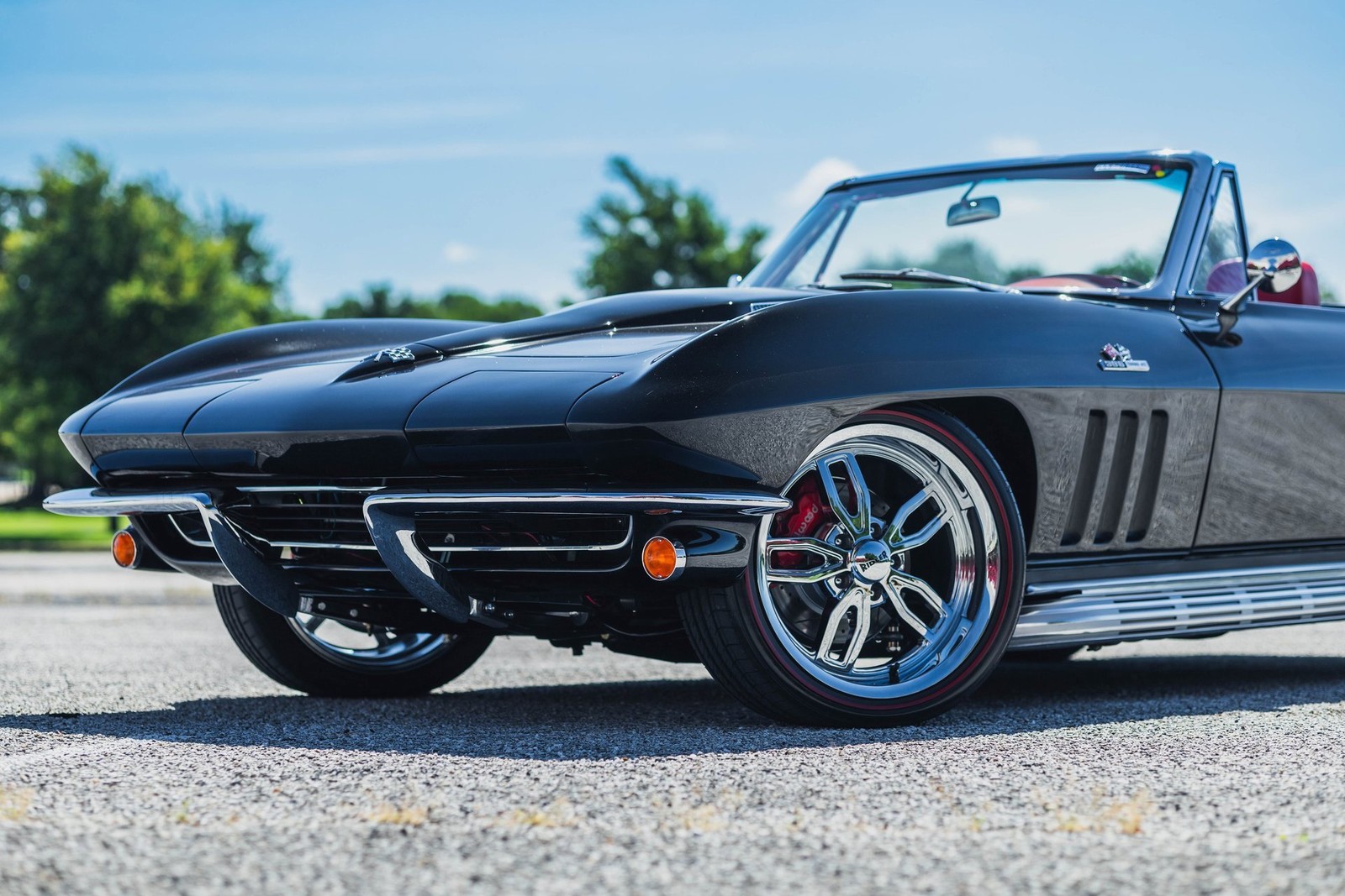 Chevrolet-Corvette-1965-Convertible-2