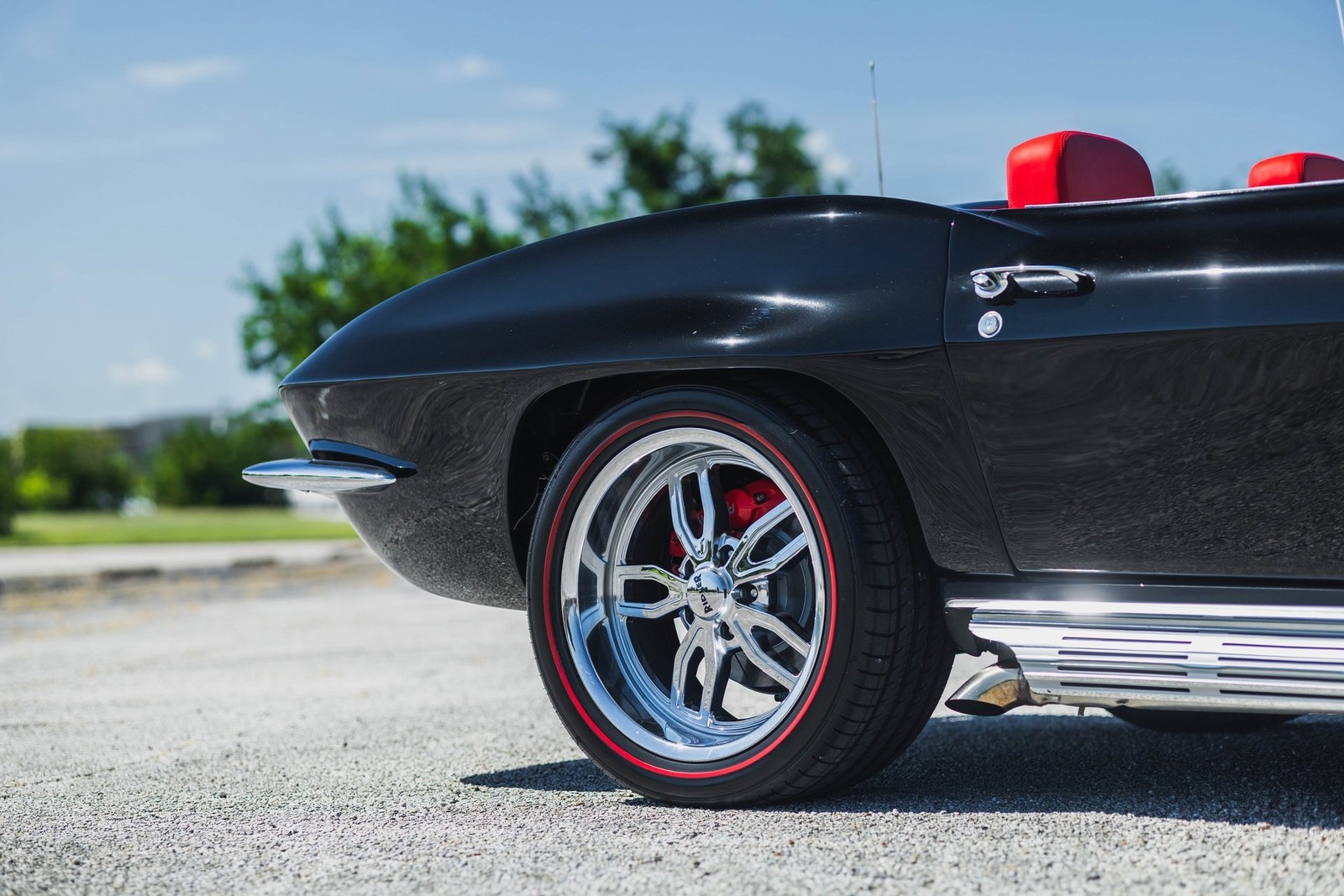 Chevrolet-Corvette-1965-Convertible-23