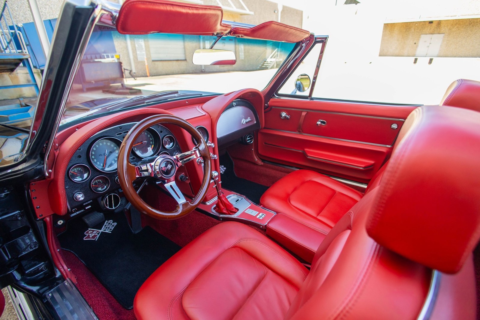 Chevrolet-Corvette-1965-Convertible-29