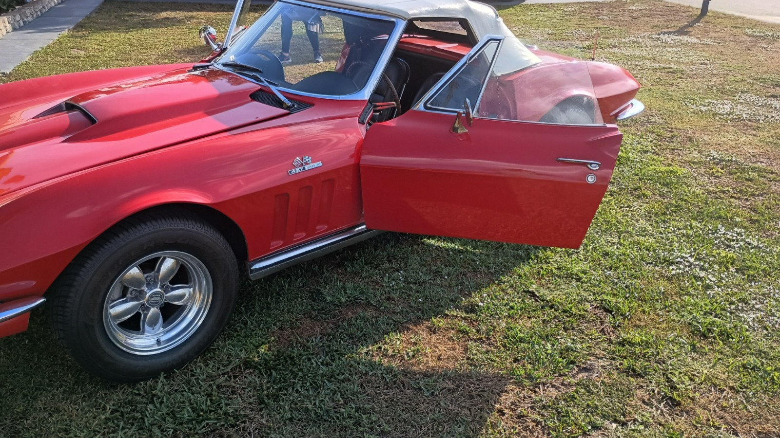 Chevrolet-Corvette-1965-Convertible-3