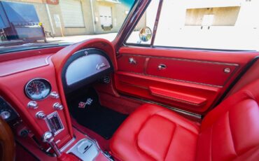 Chevrolet-Corvette-1965-Convertible-35