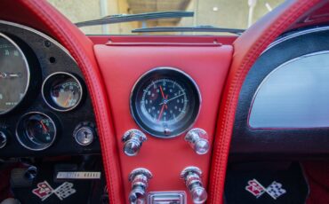 Chevrolet-Corvette-1965-Convertible-36