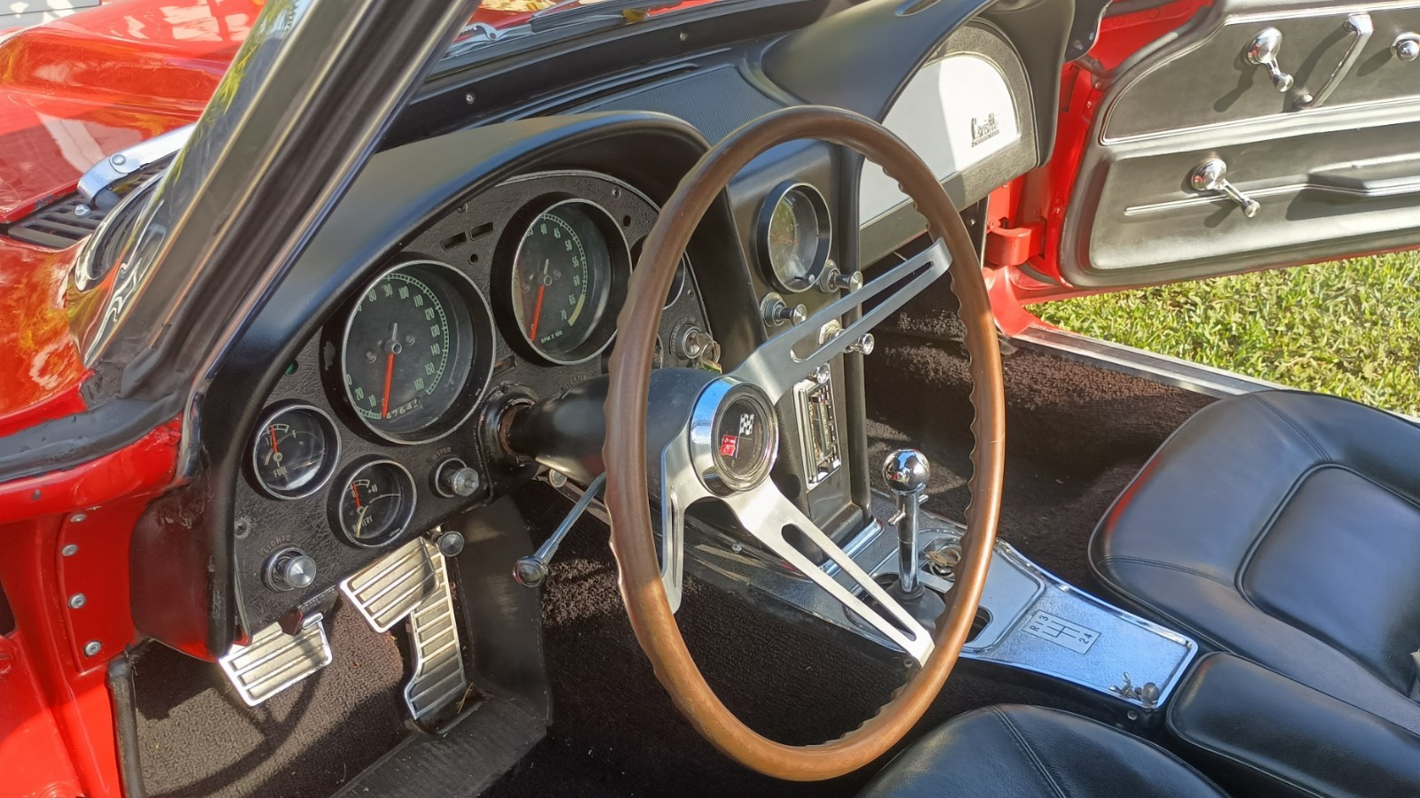 Chevrolet-Corvette-1965-Convertible-7