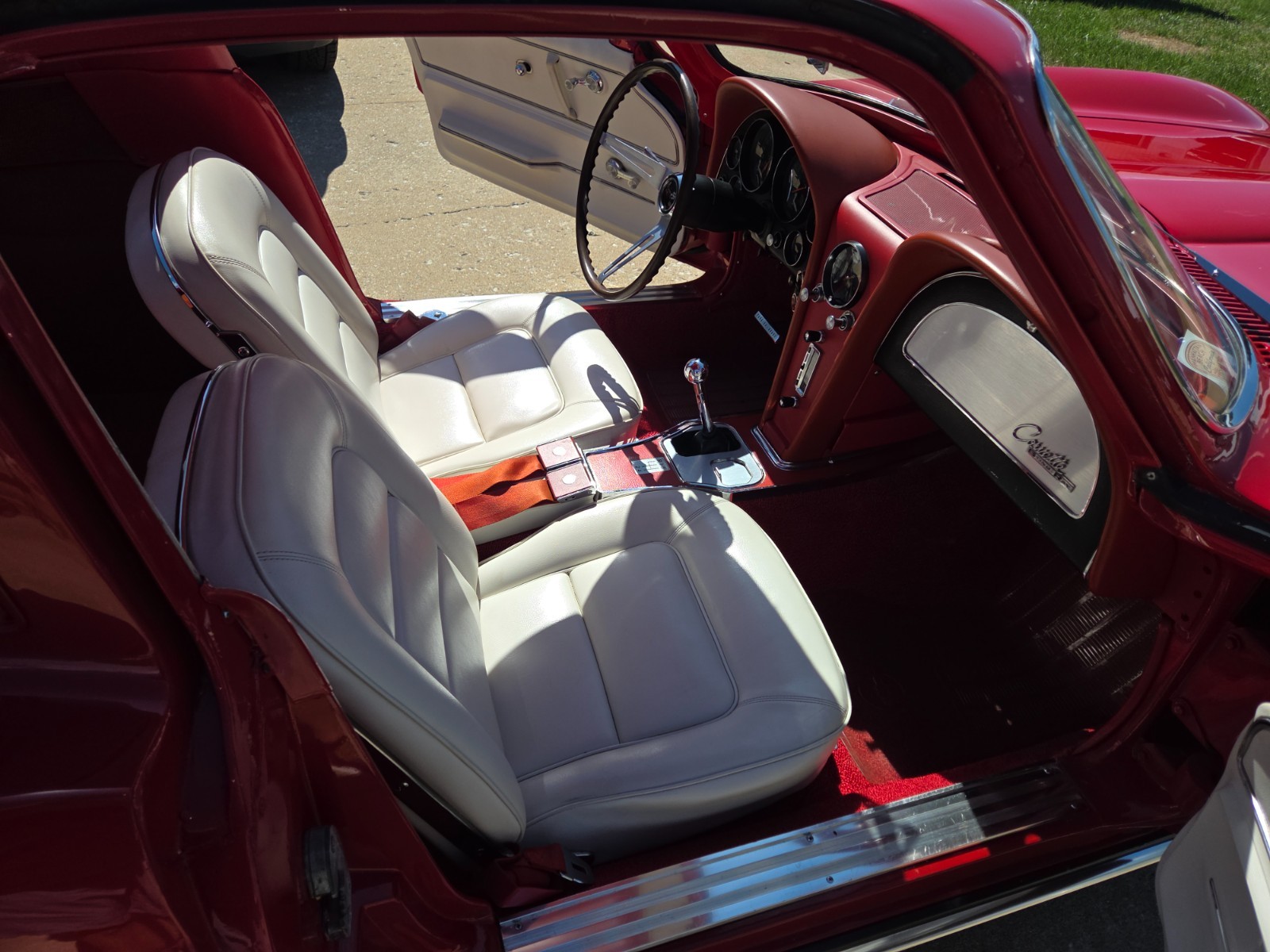 Chevrolet-Corvette-1965-Coupe-14