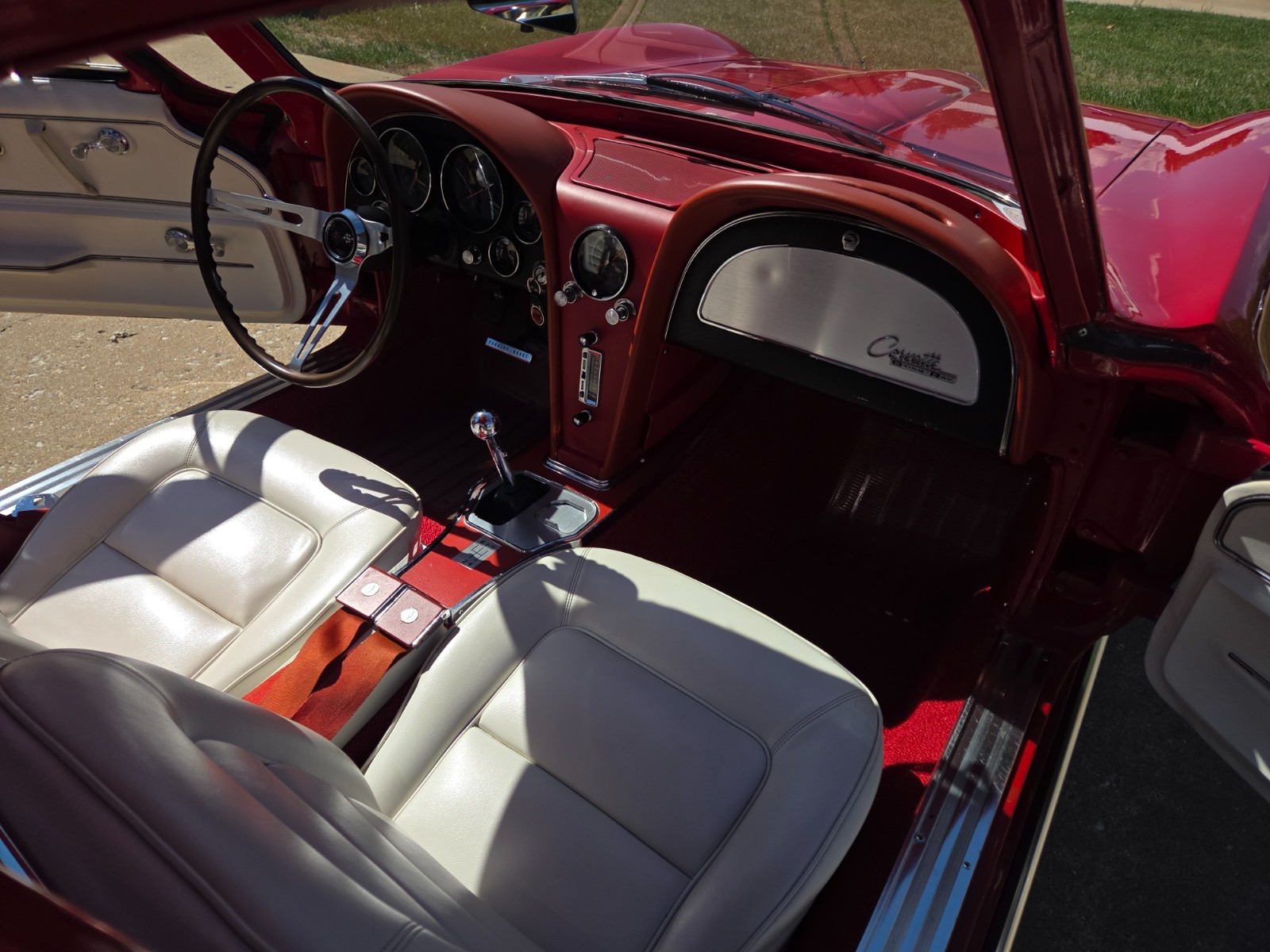 Chevrolet-Corvette-1965-Coupe-15