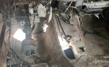 Chevrolet-Corvette-1966-5