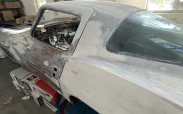 Chevrolet-Corvette-1966-9