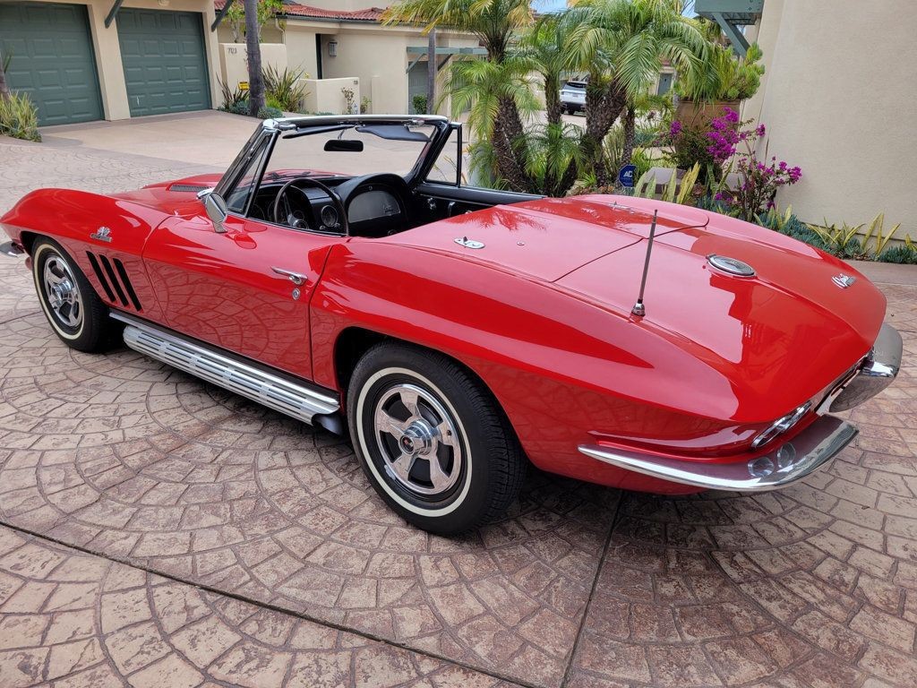 Chevrolet-Corvette-1966-Convertible-1
